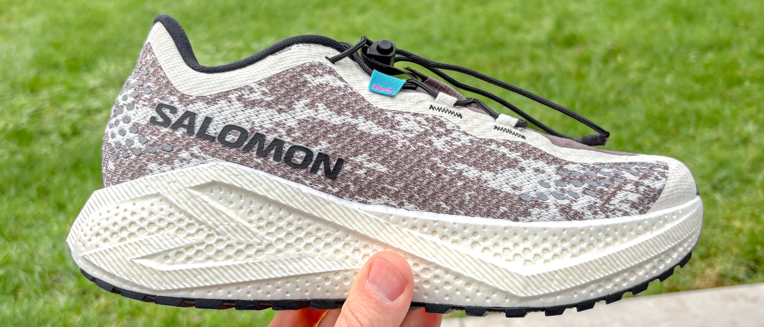 Salomon Aero Glide 4 GRVL outsole and midsole detail